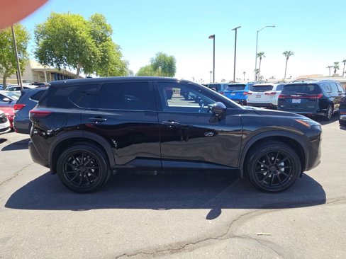 Used 2021 Nissan Rogue SV image 4