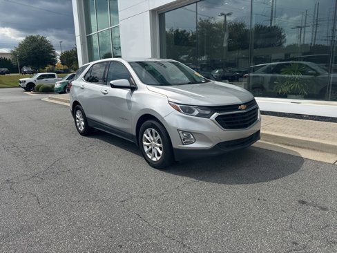 Used 2019 Chevrolet Equinox LT image 2