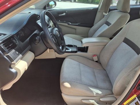 Used 2012 Toyota Camry LE image 18