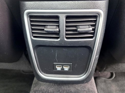 Used 2016 Chrysler 300 Limited image 40