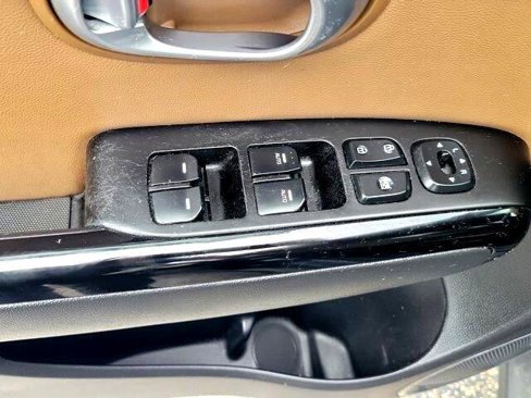 Used 2016 Kia Soul + w/ Audio Package image 16