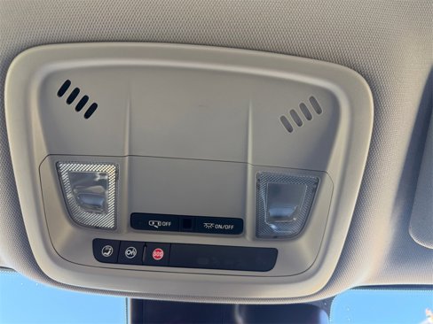 Used 2020 Chevrolet Malibu LT w/ Leather Package image 22