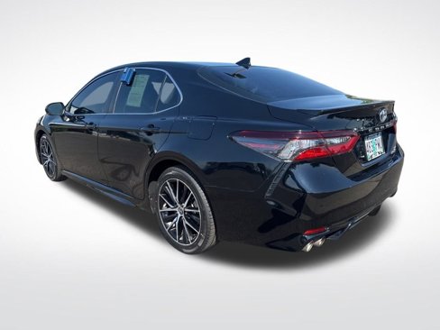 Used 2022 Toyota Camry SE image 5