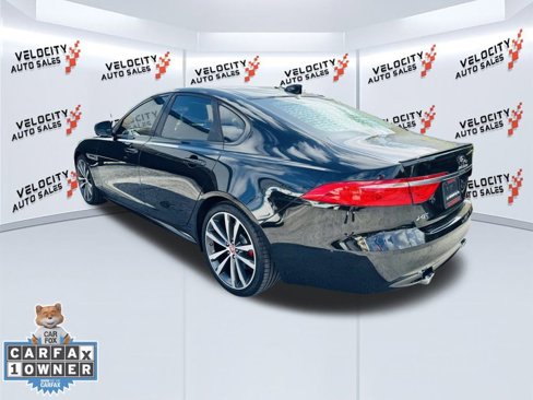 Used 2016 Jaguar XF S image 5