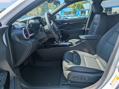 New 2025 Chevrolet Trax RS w/ Driver Confidence Package image 19