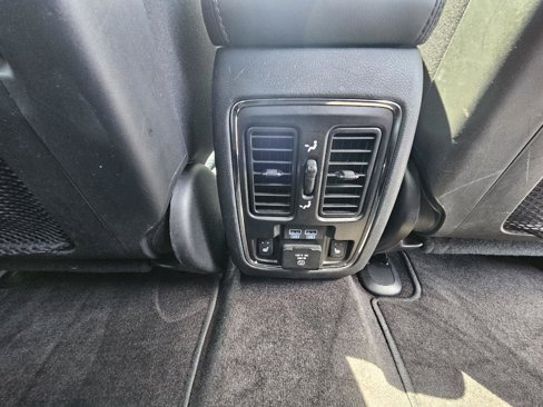 Used 2018 Jeep Grand Cherokee Limited image 16