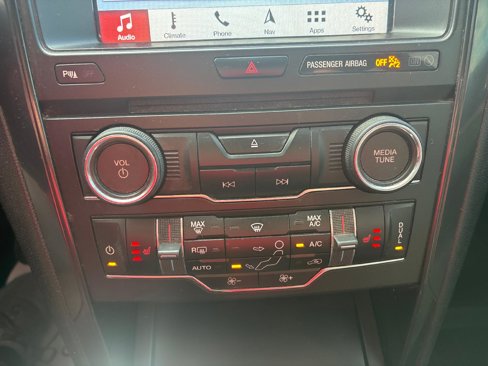 Used 2018 Ford Explorer XLT w/ Equipment Group 202A image 29
