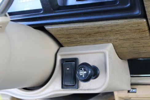 Used 1990 Jeep Grand Wagoneer image 66