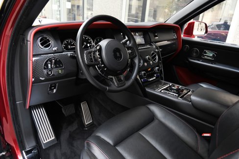 Used 2021 Rolls-Royce Cullinan Black Badge image 13