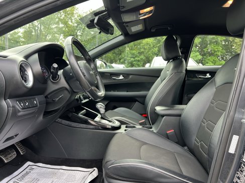 Used 2022 Kia Forte GT-Line w/ GT-Line Technology Package image 12