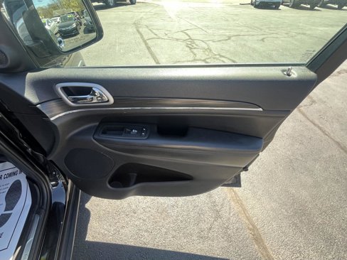 Used 2019 Jeep Grand Cherokee Limited image 11