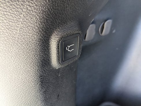 Certified 2023 Jeep Cherokee Altitude Lux image 30