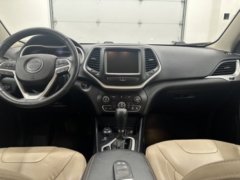 Used 2016 Jeep Cherokee Limited image 13