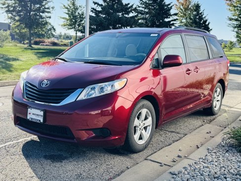 Used 2011 Toyota Sienna LE image 32