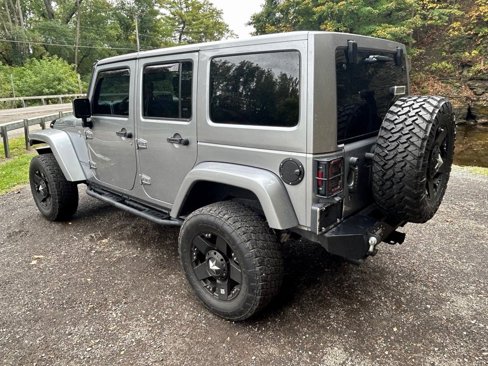 Used 2017 Jeep Wrangler Unlimited Sahara image 3