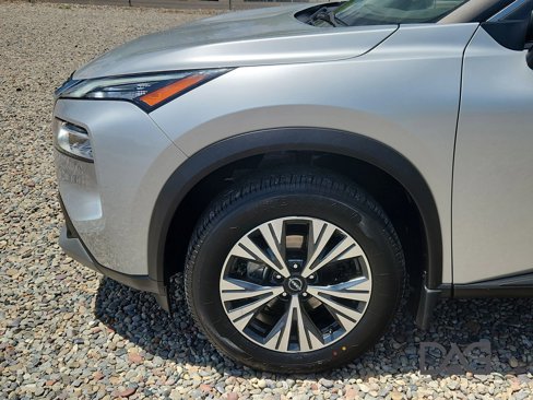 Used 2023 Nissan Rogue SV image 10