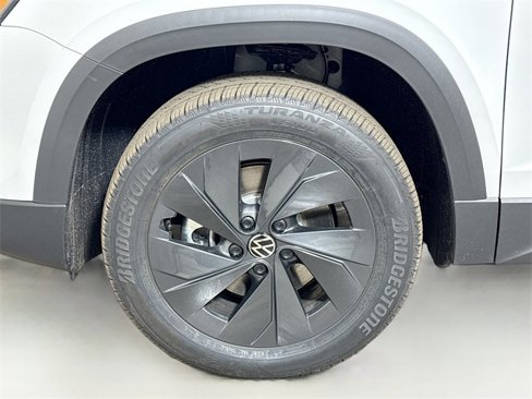 New 2025 Volkswagen Taos S image 18