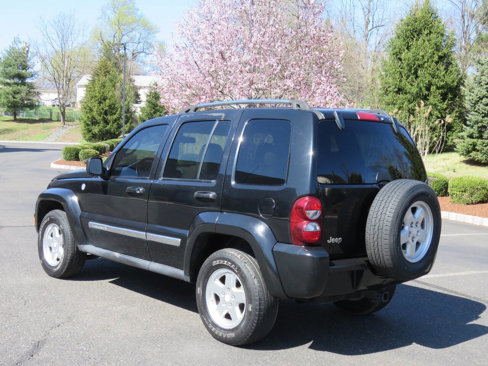 Used 2005 Jeep Liberty Limited image 10