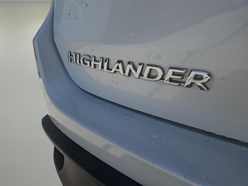 Used 2017 Toyota Highlander Plus image 9