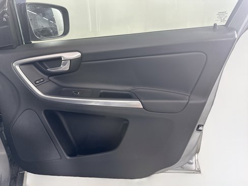 Used 2015 Volvo XC60 T5 Premier image 32