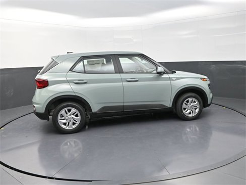 New 2025 Hyundai Venue SE image 9