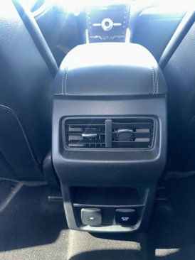 Used 2020 Ford Edge Titanium image 10