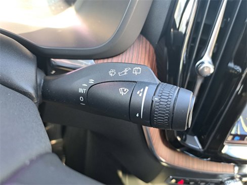 Used 2023 Volvo XC60 T8 Plus w/ Protection Package Premier image 19