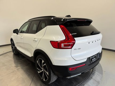 Used 2019 Volvo XC40 T5 R-Design image 8