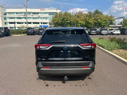 Used 2020 Toyota RAV4 Limited image 4