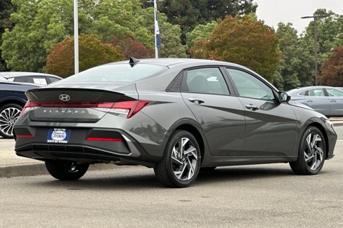 New 2025 Hyundai Elantra Sport image 4