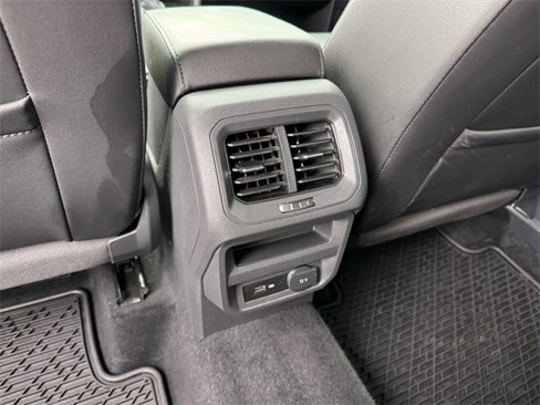 Certified 2019 Volkswagen Tiguan SE image 14