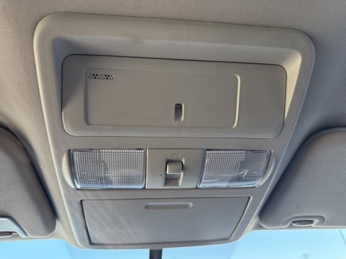 Used 2016 Nissan Titan SV image 23