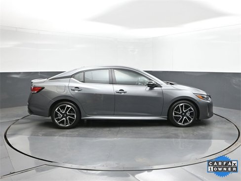 Used 2025 Nissan Sentra SR w/ SR Premium Package image 26