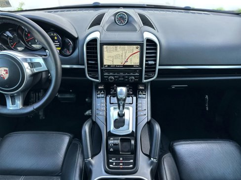 Used 2014 Porsche Cayenne image 17