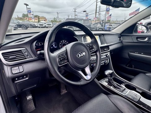 Used 2016 Kia Optima EX w/ Premium Package image 12