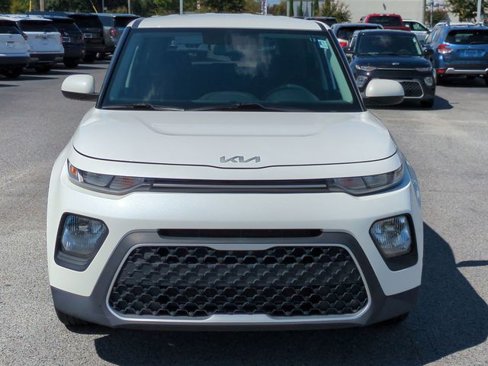 Used 2022 Kia Soul LX image 8