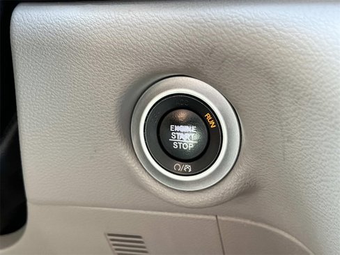 Used 2019 Chrysler Pacifica Touring Plus w/ Tire & Wheel Group image 24