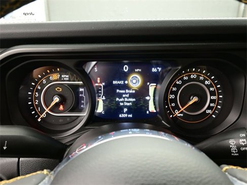 Used 2024 Jeep Wrangler Sahara w/ Technology Group image 8