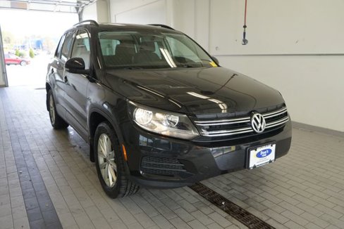 Used 2015 Volkswagen Tiguan SE image 16