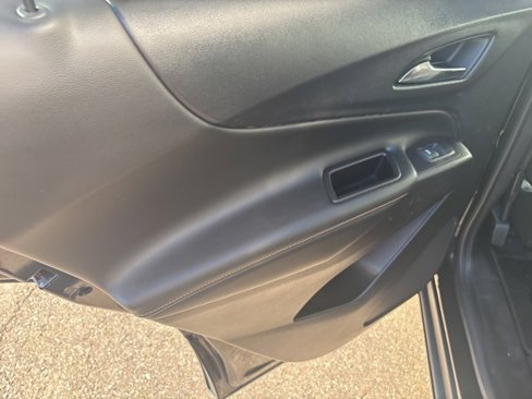 Used 2021 Chevrolet Equinox Premier w/ Redline Edition image 17