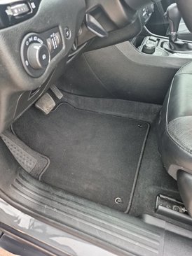 Used 2023 Jeep Cherokee Altitude Lux image 17