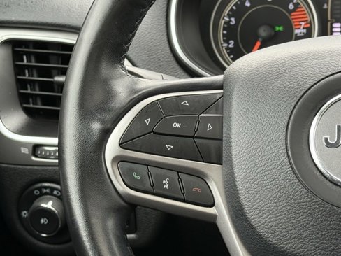 Used 2021 Jeep Cherokee Latitude Plus w/ Sun & Sound Group image 26