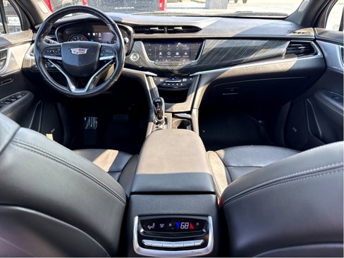 Used 2021 Cadillac XT6 Premium Luxury image 12