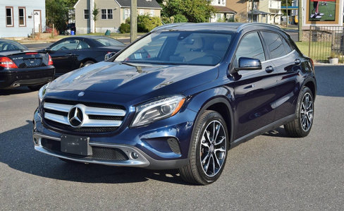 Used 2017 Mercedes-Benz GLA 250 4MATIC w/ Premium Package image 2