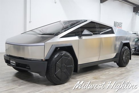 Used 2025 Tesla Cybertruck AWD Crew Cab image 7