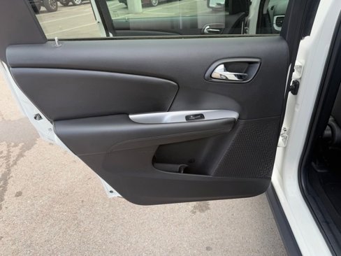 Used 2017 Dodge Journey SE image 10