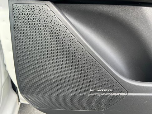 Used 2023 Kia Niro Wave image 10