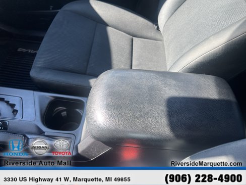 Used 2018 Toyota RAV4 LE image 20