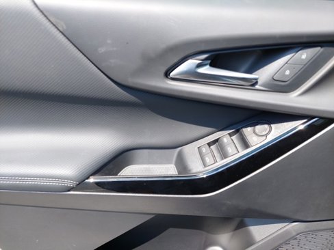 Used 2025 Chevrolet Equinox LT w/ Safety and Technology Package image 29