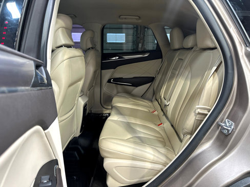Used 2019 Lincoln MKC Premiere image 14